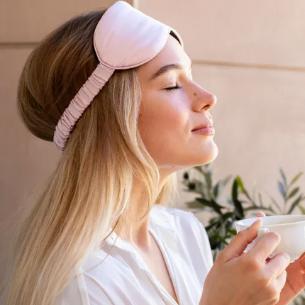 Jedwabna opaska do spania pudrowy róż - Yooglo