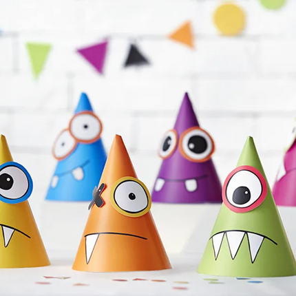 Czapeczki Potworki mix kolorów - czapeczki papierowe