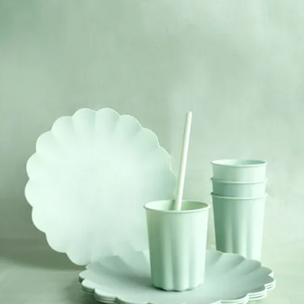 Talerzyki plastikowe Falbanka, 22 x 22 cm, szałwiowy - Yooglo