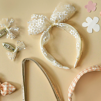 Opaska z tiulową kokardą Daisy - Yooglo