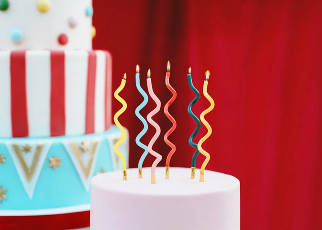 Świeczki urodzinowe zakręcone Tęcza 14 cm mix - pudełka na popcorn