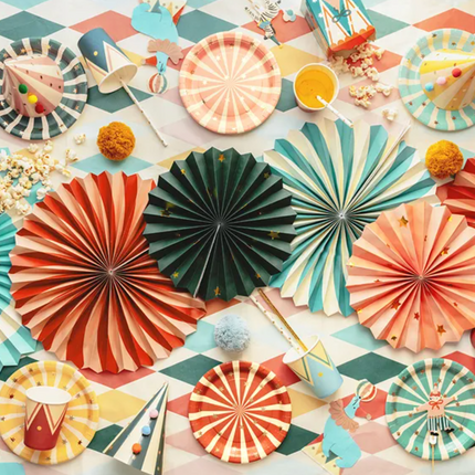 Talerzyki Paski Cyrk 18x18 cm mix - talerzyki papierowe