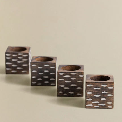 Zestaw 4 drewnianych pierścieni na serwetki Elon Style - Madera - Yooglo